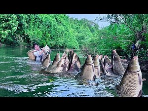Fishing Skills - Single Mom Uses Traditional Fishing Technique to Catch Giant Carp on Stormy Day