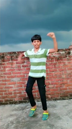 Mujhe Tumse Mohabbat ❤️‍🔥🦋💚#dance#trending#viralsong#music#shorts#ytshorts#shortsfeed