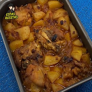 24K views · 216 reactions | ¿A dónde llegó mi receta? ¿Qué te pareció la receta de hoy? Ahora solo cocino pollo y patatas así, muy fácil, rápido y rico. Ingredientes: 700 gr muslos de pollo; 500 gr de patatas; 1 cebolla; 150 ml de vino blanco; 50 ml de jugo de limón; 5 dientes de ajo; 2 cucharadas de azúcar moreno; pimentón dulce; sal; pimienta negro; pimiento pepperoni; | CNB Medios y Marketing | Facebook