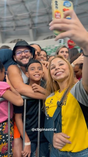 Conf. Brasileira de Ginástica on Instagram: "POV: Você está em João Pessoa, vai até o ginásio Ronaldão para assistir o Brasileiro de Ginástica Artística e dá de cara com as medalhistas olímpicas @jade_barbosa e @flavialopessaraiva 掠雷盧 #LoteriasCAIXA @loteriascaixaoficial @correiosoficial #CorreiosPresenteProEsporte #PreventSenior #NewOn #Estacio #Neutrox #Vivo #Piracanjuba #Correios @preventsenior @newonoficial @neutrox @vivo @oficialpiracanjuba @governodobrasil"