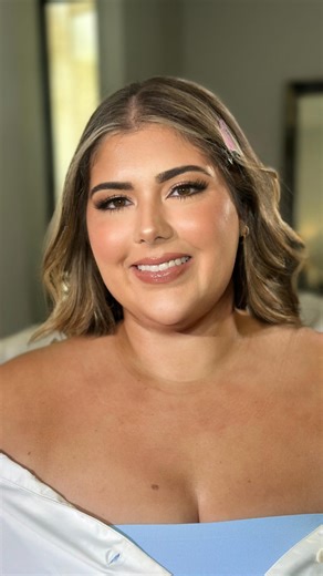 Houston Makeup Artist & Hair Stylist on Instagram: "My sweet Victoria 🥹 Mostly my bridal makeup application take well over an hour. Truthfully, if I’m rushed, I can find the way to do a full face in just 20 minutes but the caveat is the energy exchange. If I’m rushing, my client will feel it, and if my client feels it, she brings it with her down the aisle. There’s so much more to being a bridal artist than blending and quality work; there’s chaos control, and creating calmness during high stre