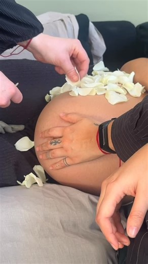 Veronica Temitayo Coco Odetunde on Instagram: "Är du gravid eller känner du någon som är det? 🤰🏽 Bjud dig själv eller någon annan på en plats till The Womb Space – ett event för dig som är gravid, oavsett vilken vecka du är i. Vi vill bjuda in dig till @cdots.se till ett mjukt rum att landa i, andas och bara vara – med dig själv och det liv som växer inom dig. 🤎THE WOMB SPACE 🤎 🐚Avslappningsession Med inslag av mjuk andning, yin yoga & reiki 🐚Doula-workshop Förberedelser och verktyg inför 