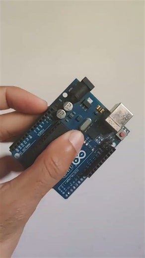 arduino uno development board with cable