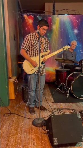 Billy The GOAT heating up his guitar #desertroom #livejam #livemusic #blues #guitar #prince #gardena