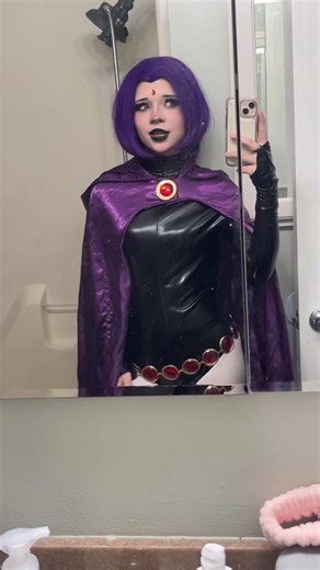 Incredible Raven Cosplay Showcase