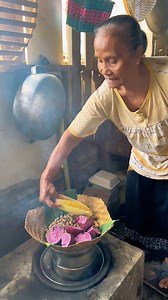 Sayur sop ketemu sambel kecap itu ibarat kamu ketemu jodoh yang tepat.. endingnya pasti bahagia 😂😂🥰 #homecooking #slowliving #villagelife #recipe #kitchen #pawonmbakwik | Wiwiek Vlog