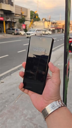 🔥 OPPO Reno 12 🔥 Ka-Kitang! Presyong gulat para sa sobrang fresh at stylish na phone! 😱✨ Slim, magaan, at pang-daily use na hindi ka bibitinin — pang flex, pang content, pang trabaho! 💯 📌 Main Highlights: ⚡ Smooth Performance — mabilis sa apps, scroll at multitasking 🌈 AMOLED Display (120Hz) — sobrang smooth, malinaw at buhay ang kulay 📸 High-Quality Camera Setup — pang photo at pang reels, malinaw kahit gabi 🤳 Solid Selfie Camera — pang social media ready 🔋 Long-lasting Battery Fast Ch