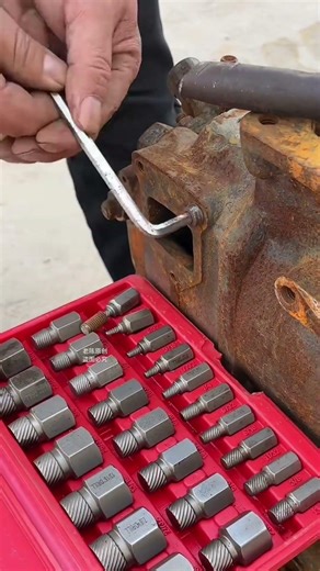 Rusty Bolt Easily Remove 🔧 Best Bolt Removal Tool