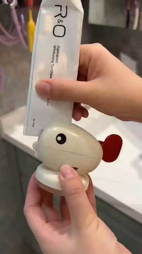 932 reactions · 18 shares | Link in my Bio  Toothpaste Dispenser Tool #toothpaste #toothbrush #teethcare | AK Evo Mart | Facebook