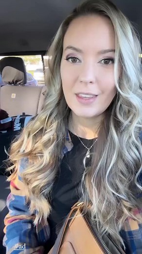 Green Bay trip part ✌🏼Things to do checklist ✅Checkout Depere’s downtown where you’ll find fun places like Marketsteet Boutique, Cupcake Coutour, Seroogy’s Chocolate ✅Grab a beer at Badger State brewing ✅Check out Cabelas for the Wisconsin hall of fame ✅Have waffles at The Exchange and Mercantile ✅Visit Lambeau field whether it’s for a game, to tailgate, or one of their many other events ✅Take a cast at Voyager Park ✅Feed the geese and ducks at Bay Beach Wildlife Sanctuary #lovegb #travelwiscon