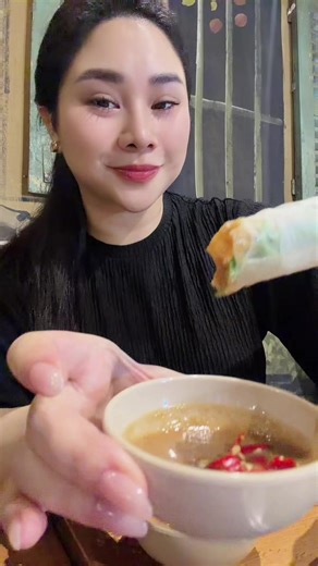 Gỏi cuốn tôm thịt mùa dứa đậm đà mắm nêm