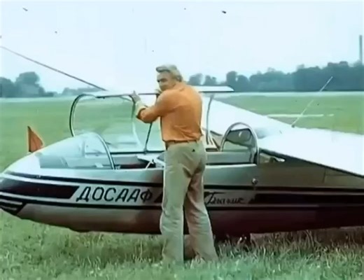 438K views · 6.6K reactions | Moskvich 2140 Lux Soviet car TV ad, 1980s. | Soviet Visuals | Facebook