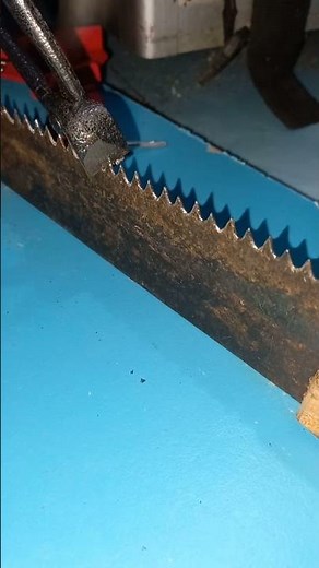 The Fastest Way to Sharpen a Hand Saw at Home"