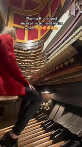 The is the first time I met her 🥹 the organ of Boardwalk Hall! @boardwalkorgans The loudest stop produces a sound up to 130 decibels (when measured 1metre away). It is VAST. See you there on 1st May!! #organtok #musicalinstrument #boardwalkhall #atlanticcity #musician #pipeorgan #worldrecord #organist #organ #classicalmusic #filmmusic #soundtrack | Anna Lapwood