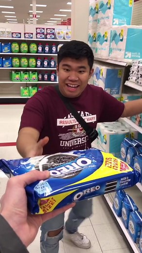 Doing Magic with RANDOM ITEMS 🤑😂🙌🏼 Which trick was your favorite? 🎩 #magictrick #magician #target