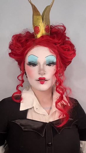 the queen if hearts #queenofhearts #aliceinwonderland #makeup #creativemakeup #cosplay #fyp #foryou