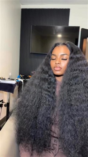 👋🏾 Hello… our Malaysian Loose Curl Bundles have entered the CHAT! and she did not come to play. This is the kind of hair that makes October feel like a whole mood, laid-back, luxe, and FAB without even trying. 🔥 Don’t scroll past the slay, tap the link and secure your bundles now. Because when she shows up, you show out. | Hair So Fab