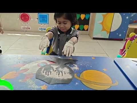 Hand Shadow Painting time 🤩 #gaurikanhakiduniya #youtubeshorts #schoollover #schoollife #twinsmoment