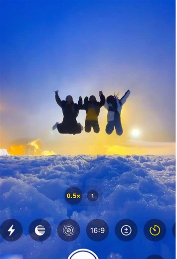 志賀高原での夜。 雪と空が綺麗すぎて 学生みたいにはしゃいだ日。 大切にしたい思い出📸 最後のわちゃわちゃ感。 📍志賀高原 I Nagano #志賀高原 #長野 #雪景色 #スキー場 #japantravel