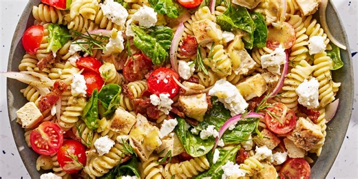 This Chicken Pasta Salad Is Loaded With All The Fresh Veggies (& Bacon!)