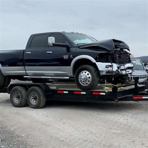 Rebuilding a Wrecked Truck #truck #car | truck