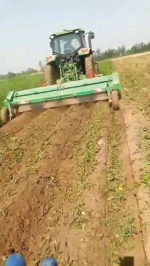 This product is four ridges haulm Topper machine
