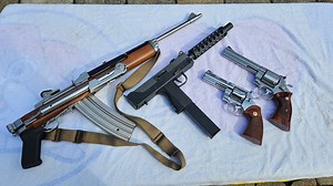 电影枪，它们很酷吗？行尸走肉、柯尔特、蟒蛇等。_哔哩哔哩_bilibili