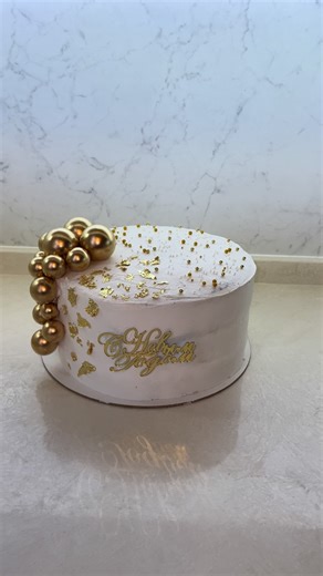 Delicious Snickers Tort Recipe for Cake Lovers