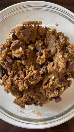 The Easiest Chocolate Chip Walnut Cookies Ever! 🍪✨