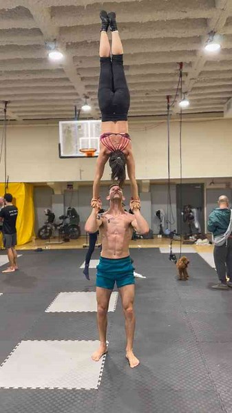 Impressive Acrobatic Balance and Strength Display