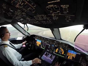 Boeing B787 Dreamliner landing