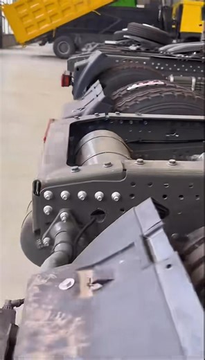 # HOWO TX 6x4 Tractor: Power, Comfort, Profit in One Looking for a workhorse that balances power and efficiency? The HOWO TX 6x4牵引车 delivers—whether diesel or electric, it’s built for hard work and smart profits. With options from 480HP diesel engines to 490kW electric motors , it handles 40 ton loads easily, perfect for logistics, construction, or resource transport . The diesel variant’s 800L tank lets you go 2000 km between fills, while the electric model hits 230 km per charge with 1.2-1.4 k