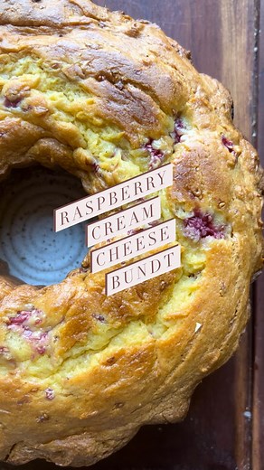 I didn’t seek out the cake The came to me 😉😝 . . This raspberry cream cheese cake begins with a box cake mix. My motto is always going to be, why not take the help if you can! Studded with fresh raspberries with a layer of raspberry jam in the middle, this will surely need to be made the next time you have company over…. Awww hell, nothing wrong with making it for yourself either! 😜 . . . Raspberry Cream Cheese Bundt Cake . . . . 1 (8oz) package cream cheese, softened 1/2 cup vegetable oil 1 