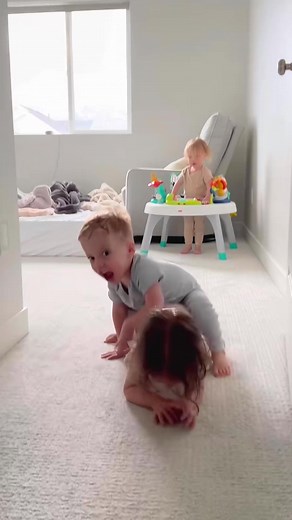 33K views · 454 reactions | #fyp #momlife #tripletmom #reels #triplets #momtok #mom | Delay Parm | Facebook