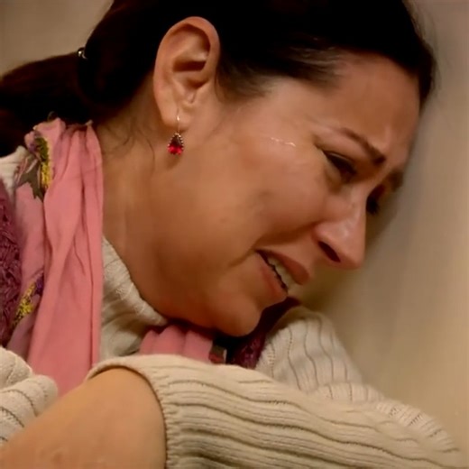 704K views · 21K reactions | La leyenda del amor de Emir y Feriha Parte 30 #ElSecretodeFeriha #ÇağatayUlusoy #HazalKaya | El Secreto de Feriha | Facebook