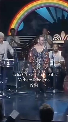 Celia Cruz & Tito Puente tocando Yerbero Moderno en Barcelona (1984)