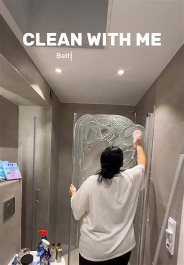 Deep Cleaning Bathroom: Deep Dive into SINI