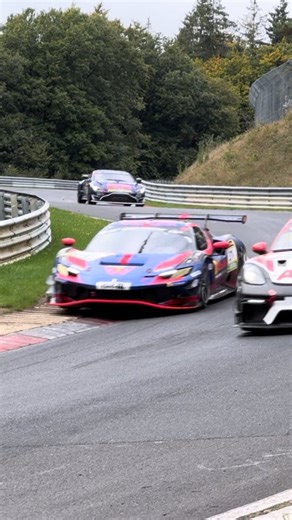 🇩🇪 Formel-1-Weltmeister Max Verstappen jagt im Überrundungsverkehr über die Nürburgring Nordschleife 🚀💪🏻 🇬🇧 Formula One World Champion Max Verstappen charging through traffic on the Nürburgring Nordschleife 🚀💪🏻 🇫🇷 Le champion du monde de Formule 1 Max Verstappen attaque dans le trafic sur la Nordschleife du Nürburgring 🚀💪🏻 🇳🇱 Formule 1-wereldkampioen Max Verstappen jaagt door het verkeer op de Nürburgring Nordschleife 🚀💪🏻 ➖➖➖➖➖➖➖ 🎥 VLNFP ©️ ➖➖➖➖➖➖➖ #NRingInfo #VLNFP #F1 #NLS