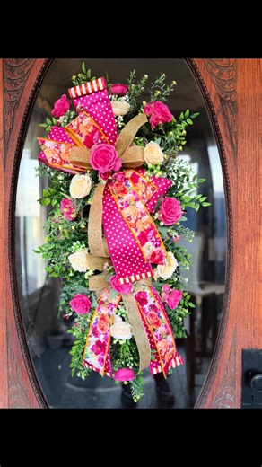 Designs are available now! #fyp #wreathmaking #wreathmakersoftiktok #springdecor #summerstyle