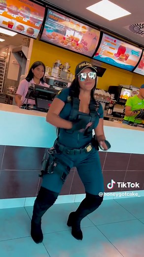 Police Officer Getting Her Groove On 👮🏻😂. #policeofficer #police #policeoftiktok #fyp #discovery #dancechallenge #costume #officer #policegirl #foryourpage