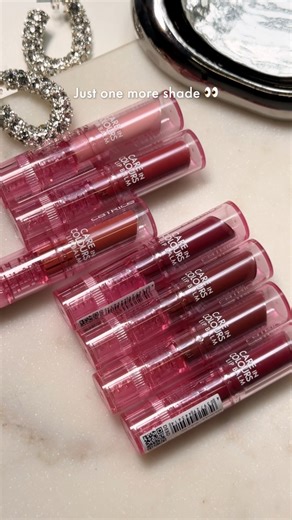 CATRICE Cosmetics official on Instagram: "New shades just dropped in our go-to lippies! 拾 Full lineup below  ✨ Melt & Plump Juicy Lip Plumper - 060 Keep A Juicy Secret ✨ Tiny Treasures Eyeshadow Palette - 040 Icy Whisper ✨ Shine Bomb Lip Lacquer - 080 Flirt Alert ✨ Space Glam Liquid Effect Eyeliner - 040 Pink Stardust ✨ Care In Colours Lip Balm - 080 Happy Hour"