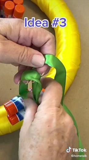 3 DIY’s to make your classroom look so cute! #DIY #HowTo #BackToSchool #LearnHow #ClassroomDecor