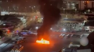 Three empty buses explode near Tel Aviv