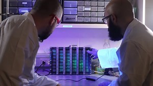 Revolutionary Liquid Flow Battery Is Better Than Any Current Li-Ion Cell on the Market