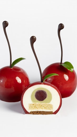 🍒 Cherry. Clean dip. Clean touch. Clean cut. The idea has always been simple: a precise shape, a stable texture, and a finish that stays perfect in the hand and on the plate. No stains. No marks. No collapse. From coating to cut, the structure holds and the flavor follows. | GD