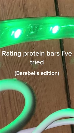 Rating bars 🍫 #barebells #cookiesandcream #raspberry #chocolatedough #caramelcashew #proteinbar #fyp