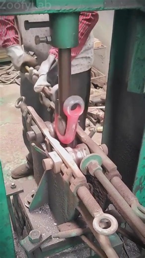 Red-Hot Steel Eye Forging Process in Action"🔥#Forging #MetalForging #SteelForging #Blacksmithing