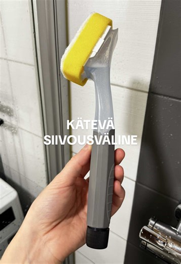 Kätevä siivousväline tiskiharjalla kylppärissä