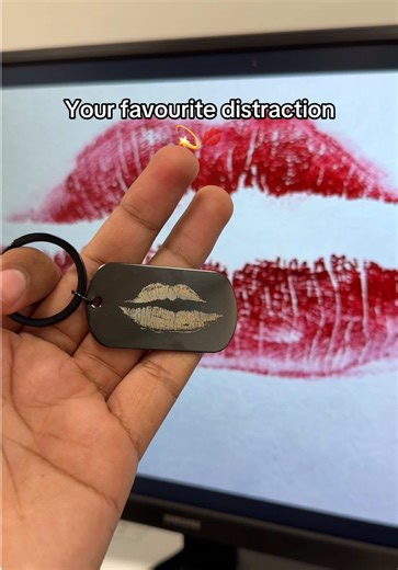 Custom Engraved Keychain with Your Photo & Text, Personalized Couple Keyring, Couple Gift Idea, Gift for Him Her, Valentine’s or Anniversary Keepsake #personlisedkeychain #keychain #creatorsearchinsights #customkeychain