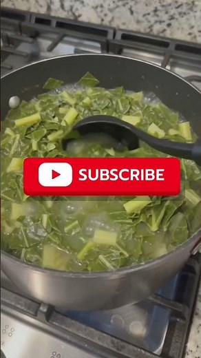 Old School Collard Greens with Smoked Turkey & Cornbread | Southern Comfort Food